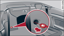 Rear cabin: Right rear seat folded down