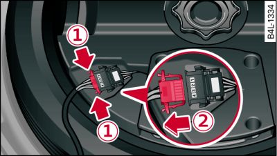 Spare wheel well: Bass box