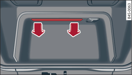 Fig. 164Bagageira: tampa da bateria